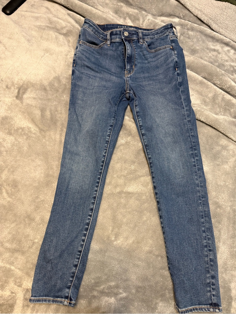 Women’s Slim Fit Blue Denim Jeans - Classic Stretch-8 Short